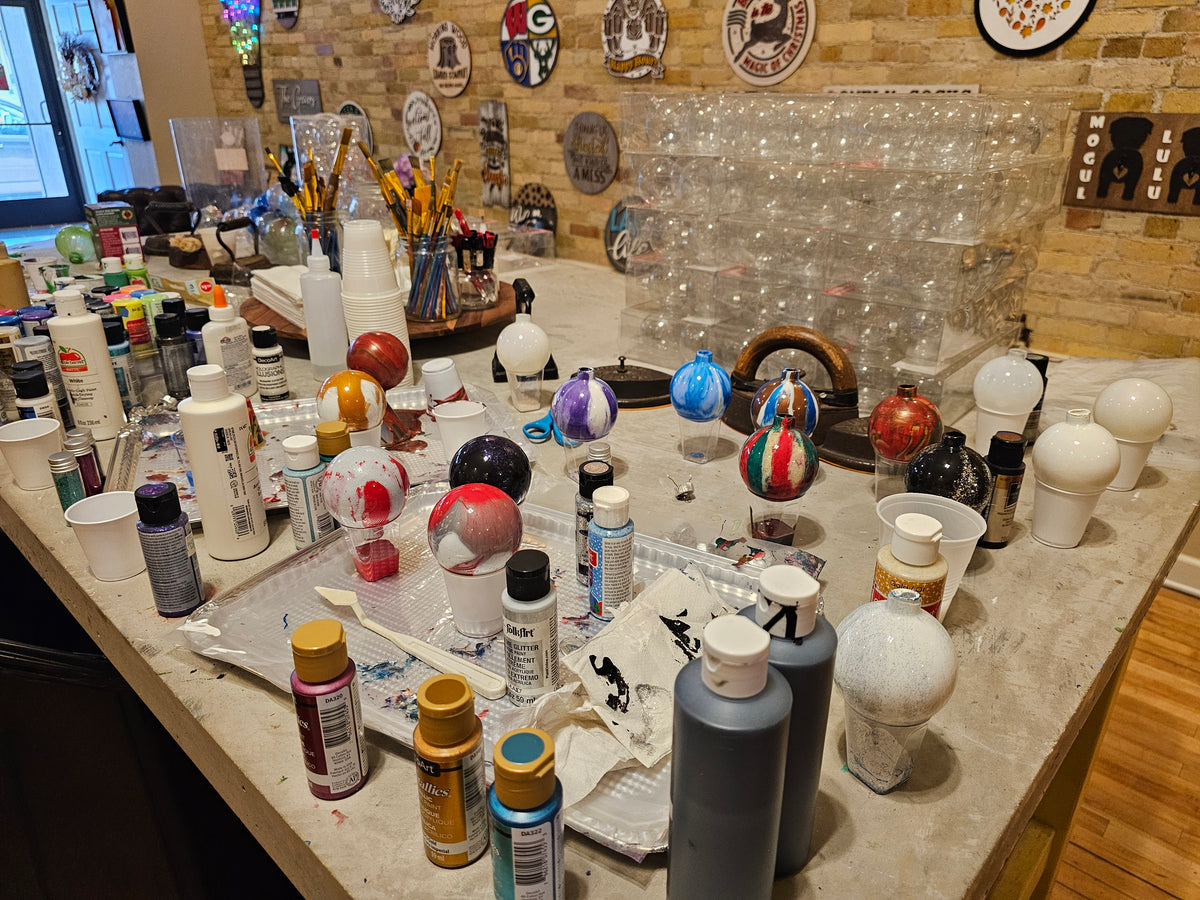 Paint Pour Ornaments Workshop